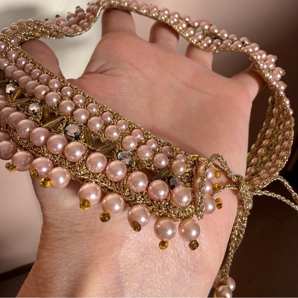 Vintage 1940’s Art deco Pink glass pearl Gold crochet Peter Pan collar with ties - Picture 5 of 17